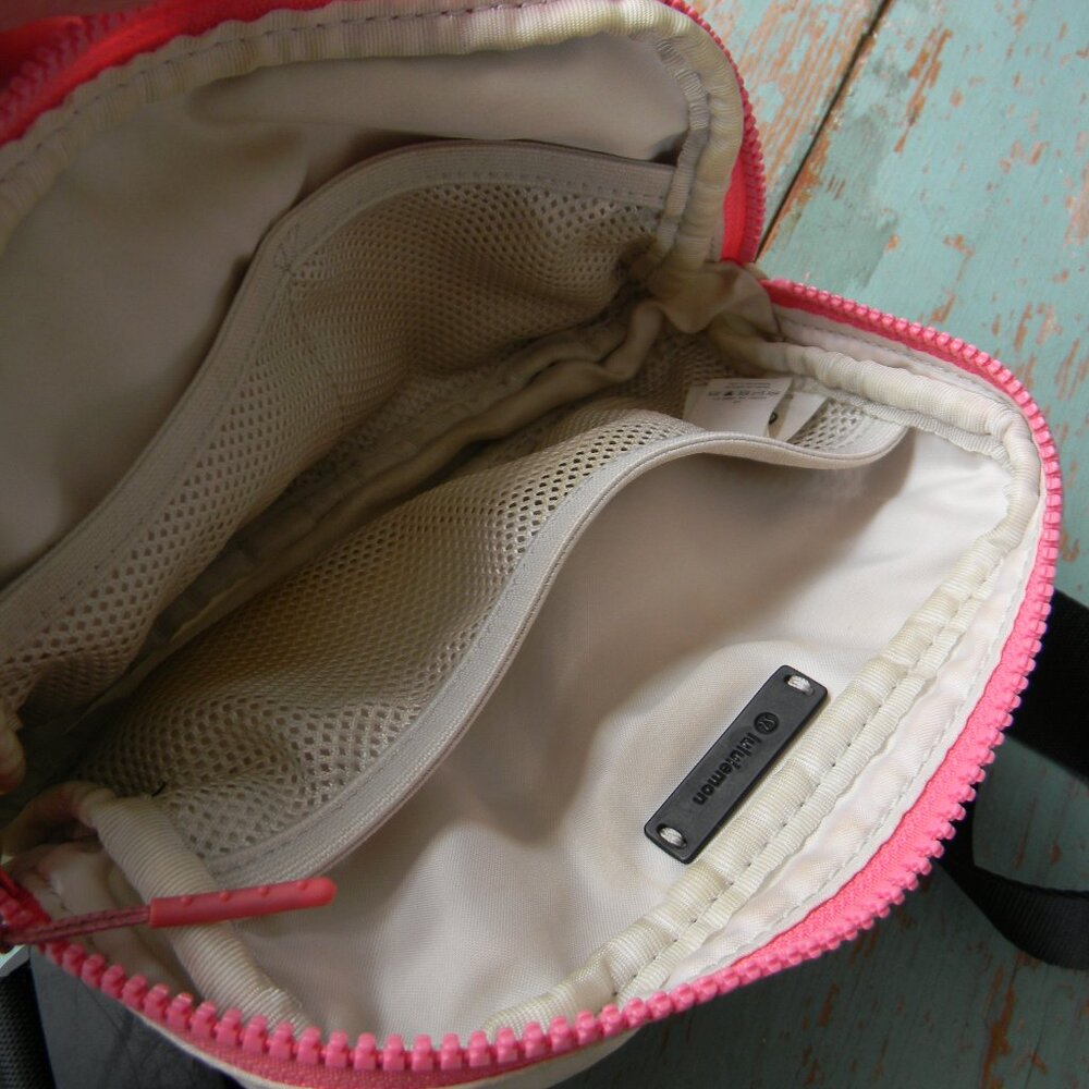 Lululemon Everywhere Belt Bag TERRACOTTA/BEIGE COLORBLOCK - Picture 8 of 9
